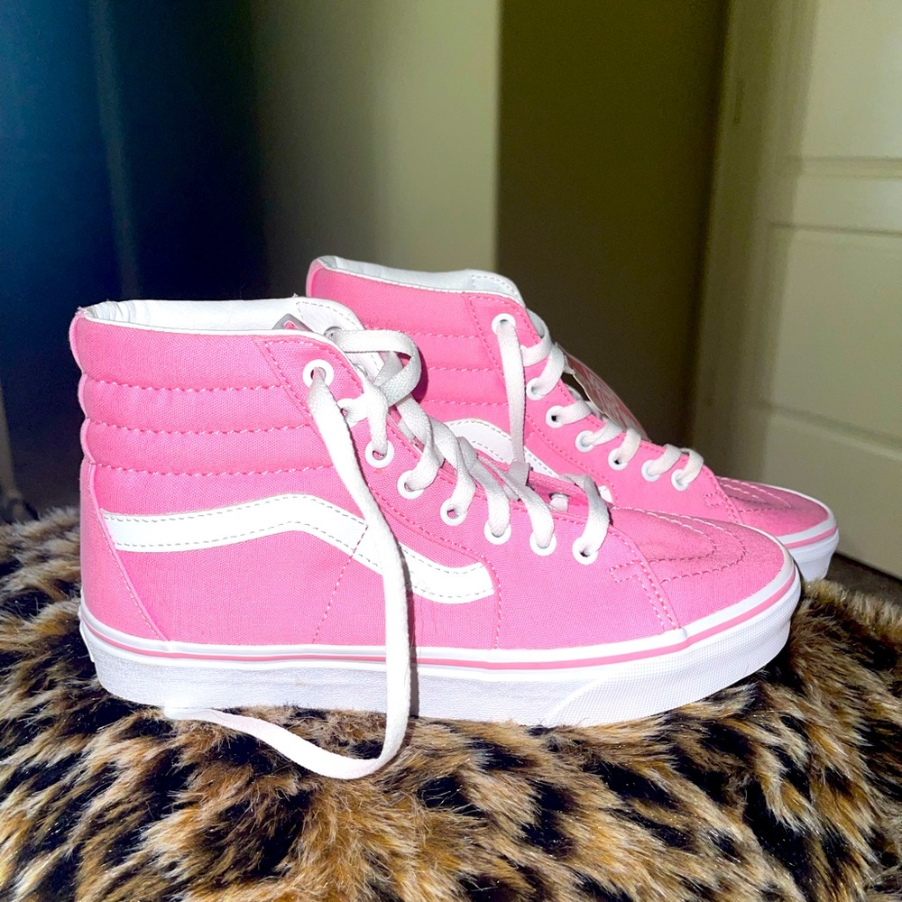Brand new never worn pink vans skate hi’s